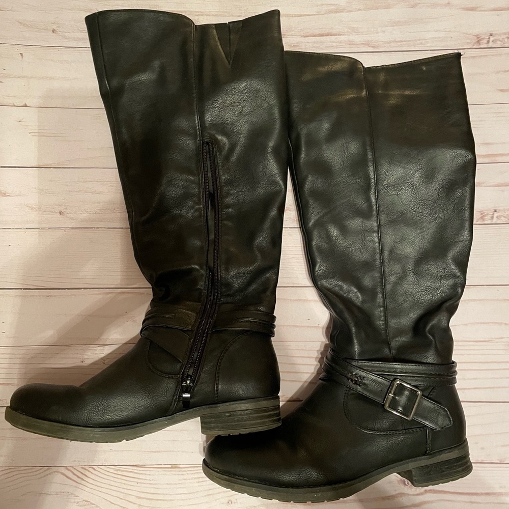 Black Charlotte Russe boots